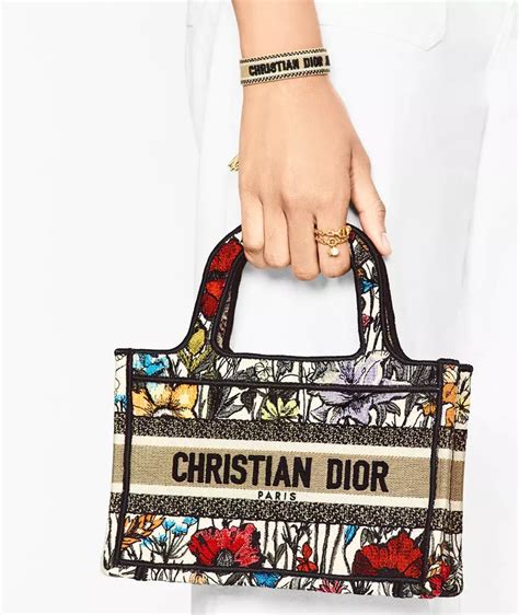 sac a main dior 2021|christian Dior consignment bags.